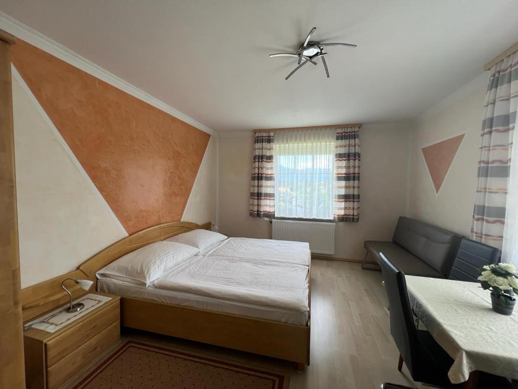 Feistritzer Hotel เซโบเดิน ภายนอก รูปภาพ
